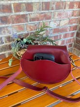 Load image into Gallery viewer, Circle Crossbody Bag